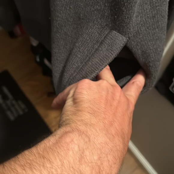 Old navy multi pocket  stylish men’s big button sweater Men’s S. Great shape. - Picture 4 of 6